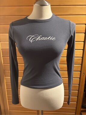 BNWT Chaotic Script Long-Sleeve Tee - Slate
